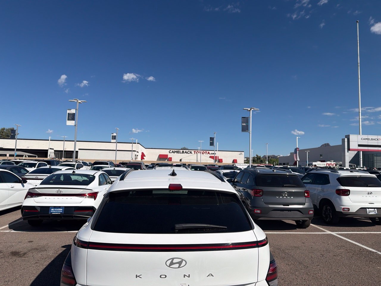Used 2025 Hyundai Kona SEL FWD image 6