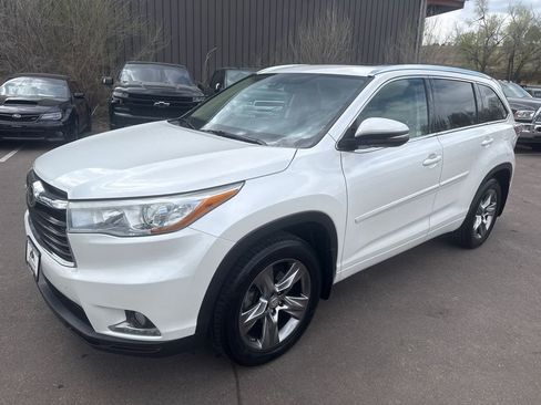 Used 2015 Toyota Highlander Limited w/ Driver Technology Package image 3