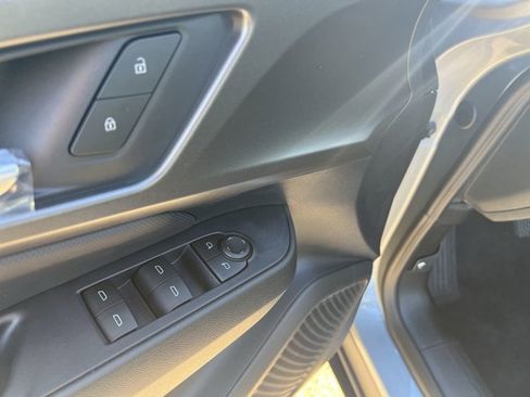 New 2026 Chevrolet Equinox EV LT image 24