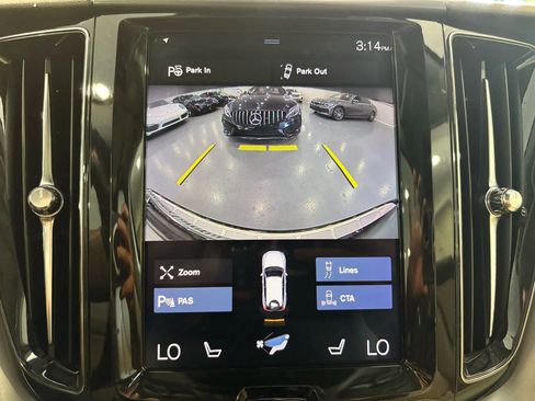 Used 2019 Volvo XC60 T5 Momentum w/ Premium Package image 36