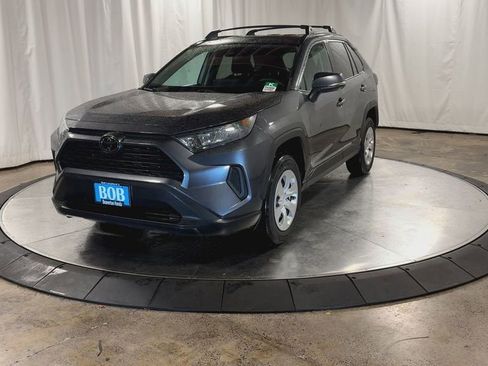 Used 2021 Toyota RAV4 LE image 4