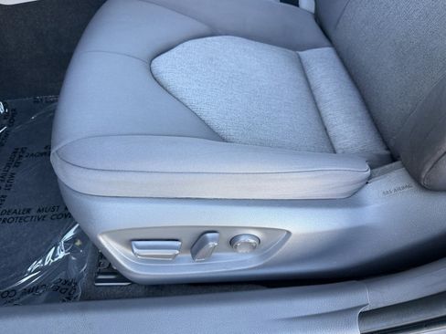 Used 2021 Toyota Camry LE image 27