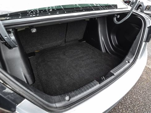 Used 2019 Toyota Yaris L FWD image 32