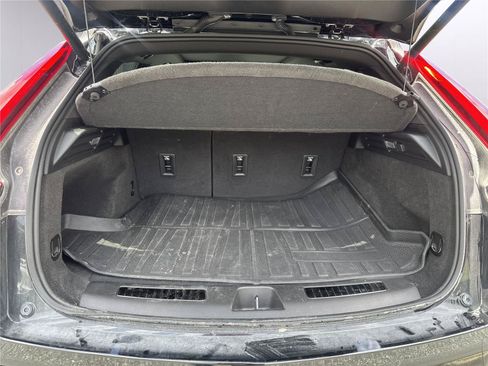 Used 2025 Cadillac XT4 Premium Luxury w/ Technology Package FWD image 35