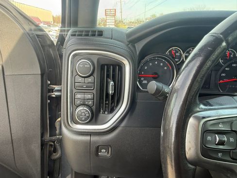 Used 2020 Chevrolet Silverado 2500 LT w/ Texas Edition image 19