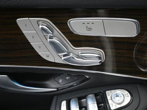 Used 2017 Mercedes-Benz GLC 300 4MATIC Coupe image 21