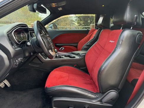 Used 2015 Dodge Challenger SRT w/ Technology Group image 30