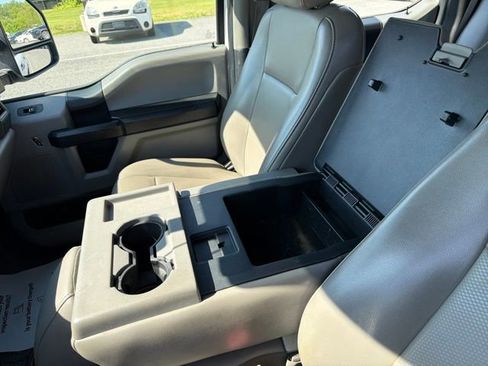 Used 2019 Ford F250 XL w/ Power Equipment Group AWD/4WD image 18