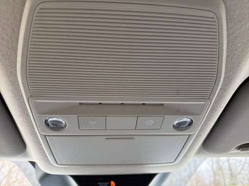 Used 2025 Nissan Kicks SR FWD image 29
