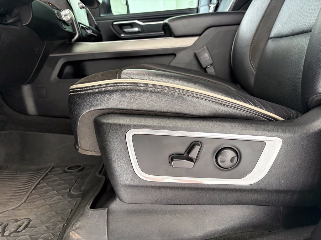 Used 2023 RAM 1500 Laramie AWD/4WD image 29
