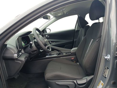 New 2026 Hyundai Elantra Hybrid FWD image 9