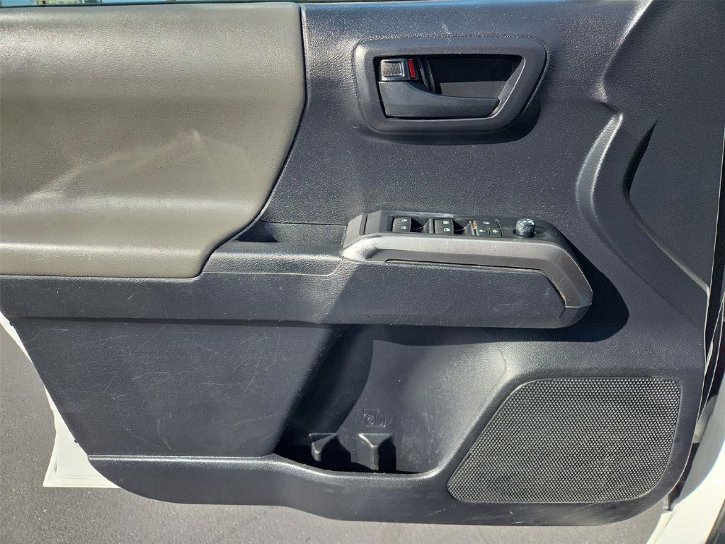 Used 2019 Toyota Tacoma SR5 RWD image 12