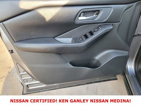 Certified 2025 Nissan Rogue SV image 38