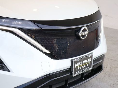 Used 2023 Nissan Ariya AWD image 11