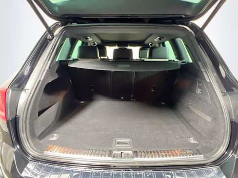 Used 2017 Volkswagen Touareg Wolfsburg Edition image 34