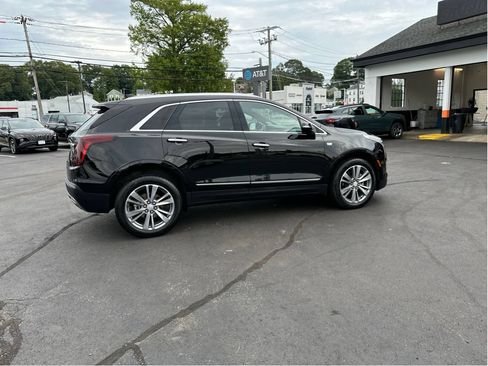 Certified 2025 Cadillac XT5 Premium Luxury AWD/4WD image 5