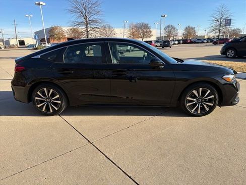 Used 2024 Honda Civic EX-L image 6