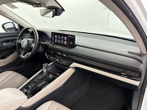 Used 2024 Honda Accord Touring image 35