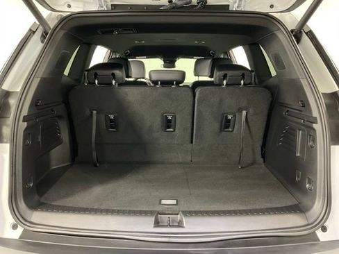 Used 2025 GMC Acadia Elevation w/ Elevation Premium Package AWD/4WD image 38