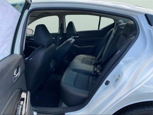 New 2025 Nissan Altima 2.5 SR image 22