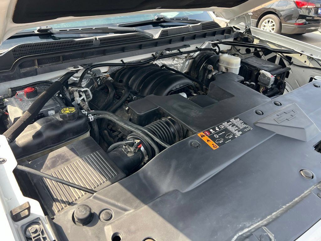 Used 2018 Chevrolet Silverado 1500 LT w/ All Star Edition AWD/4WD image 40