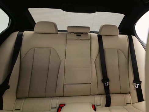 Certified 2025 BMW 330i Sedan w/ Convenience Package image 9