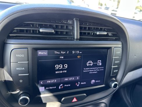 Used 2023 Kia Soul LX image 17