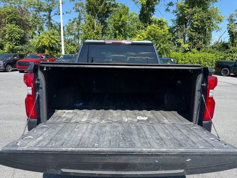 Used 2021 Chevrolet Silverado 1500 Custom Trail Boss w/ LPO, Dark Essentials Package AWD/4WD image 16