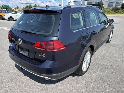 Used 2017 Volkswagen Golf Alltrack AWD/4WD image 3
