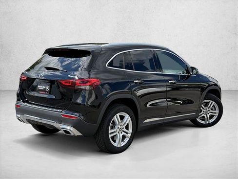 Used 2022 Mercedes-Benz GLA 250 4MATIC image 5