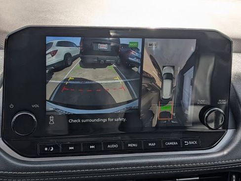 Used 2023 Nissan Rogue SL w/ SL Premium Package image 19