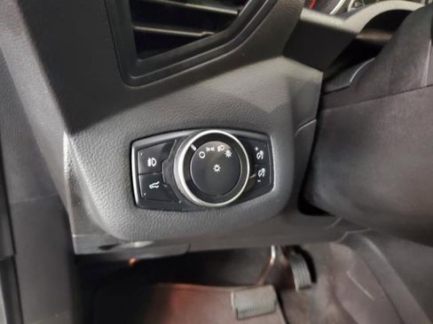 Used 2017 Ford Escape SE image 16