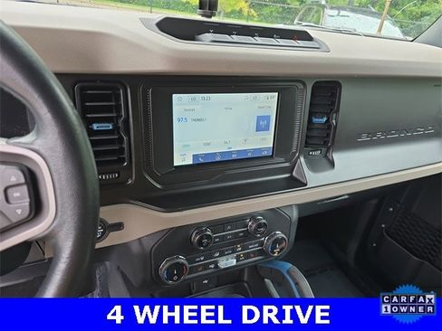 Used 2022 Ford Bronco Wildtrak image 16