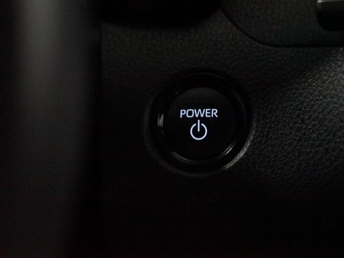 Used 2025 Toyota Camry SE FWD image 23