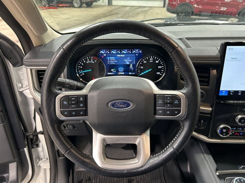 Certified 2023 Ford Expedition Max XLT image 17