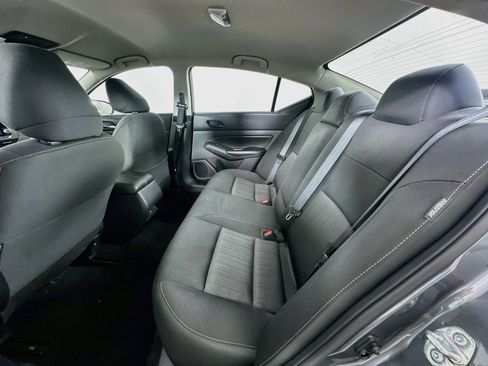 Used 2025 Nissan Altima 2.5 SV FWD image 25