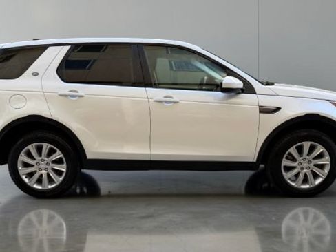 Used 2019 Land Rover Discovery Sport SE AWD/4WD image 8