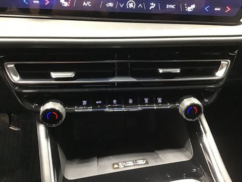 New 2026 Chevrolet Traverse LT w/ Sun and Wheel Package image 20