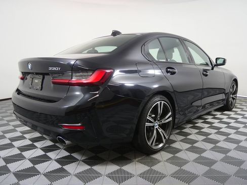 Used 2022 BMW 330i Sedan w/ Premium Package image 3