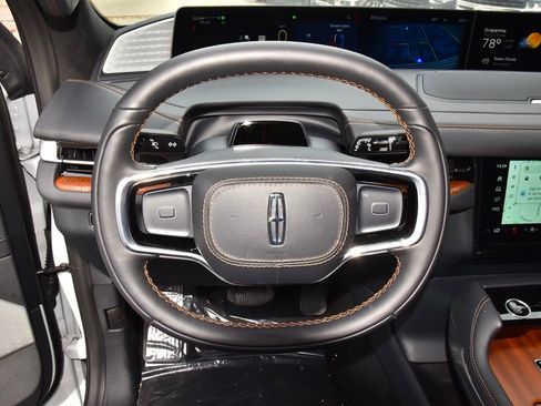 New 2025 Lincoln Navigator L Black Label image 32