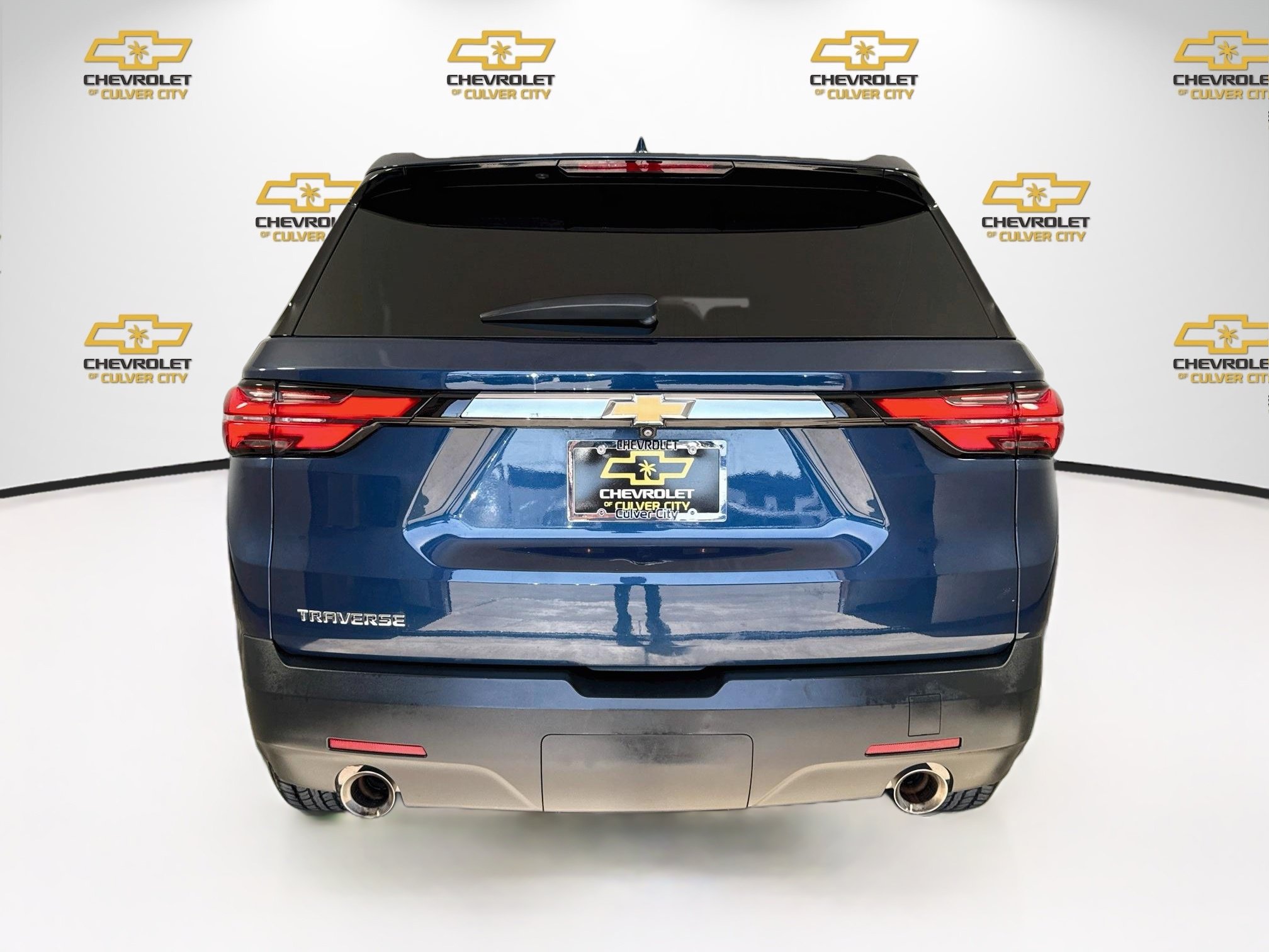 Used 2022 Chevrolet Traverse LS w/ LPO, Cargo Package FWD image 7