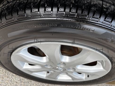 Used 2011 Toyota Camry LE image 20