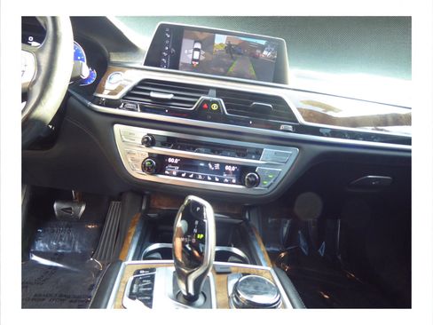 Used 2016 BMW 750i xDrive image 13