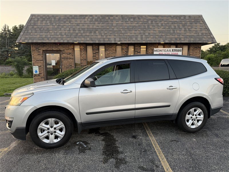 Used 2017 Chevrolet Traverse LS FWD image 1