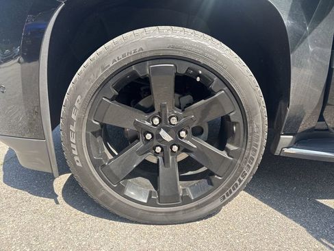 Used 2018 Cadillac Escalade 2WD image 23