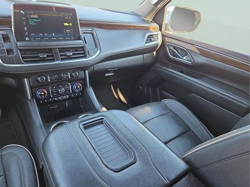 Certified 2023 Chevrolet Suburban Premier image 13