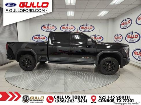 Used 2025 GMC Sierra 2500 AT4 w/ AT4 Premium Plus Package image 4