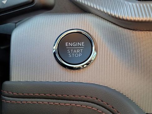 Used 2025 Ford Explorer Active w/ Active Comfort Package image 11