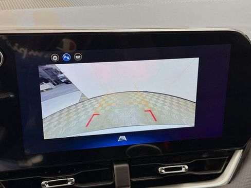 New 2026 Chevrolet Equinox LT w/ Convenience Package II image 15