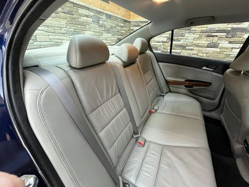 Used 2011 Honda Accord EX-L image 34